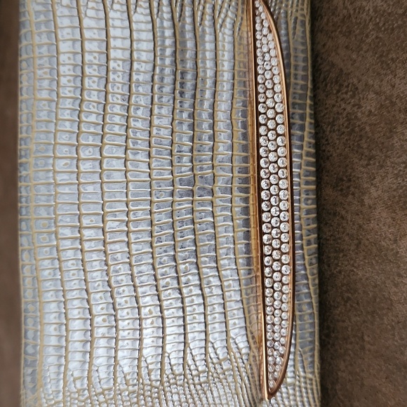 Judith Leiber Gold Snakeskin Print Eye Glass Holder Or Clutch - Picture 4 of 10